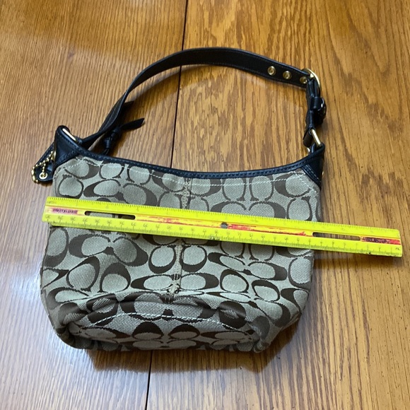 Authentic Coach bucket purse - Picture 5 of 6